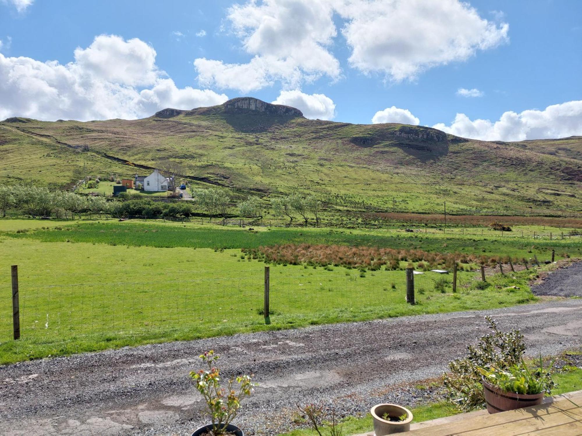 Crofters Cabin Bracadale Exterior photo